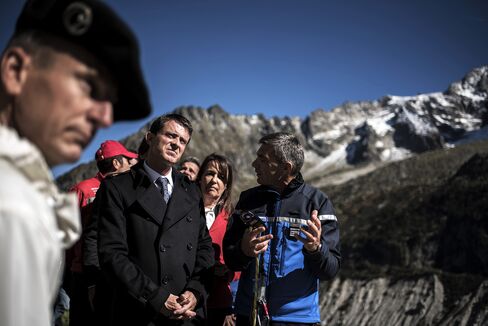 French Prime Minister Manuel Valls visits the "Mer de Glace", a glacier located on the northern slopes of the Mont Blanc massif. 