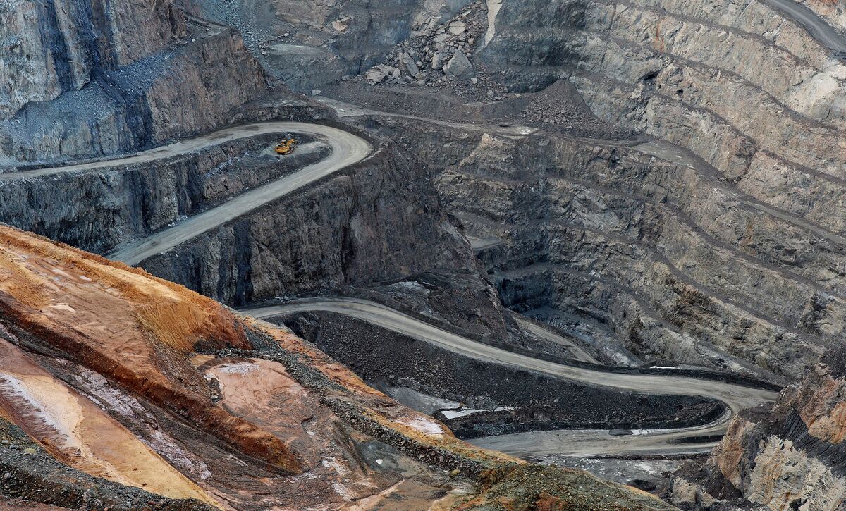 Barrick Forms New Leadership Group to Pursue North American IPO