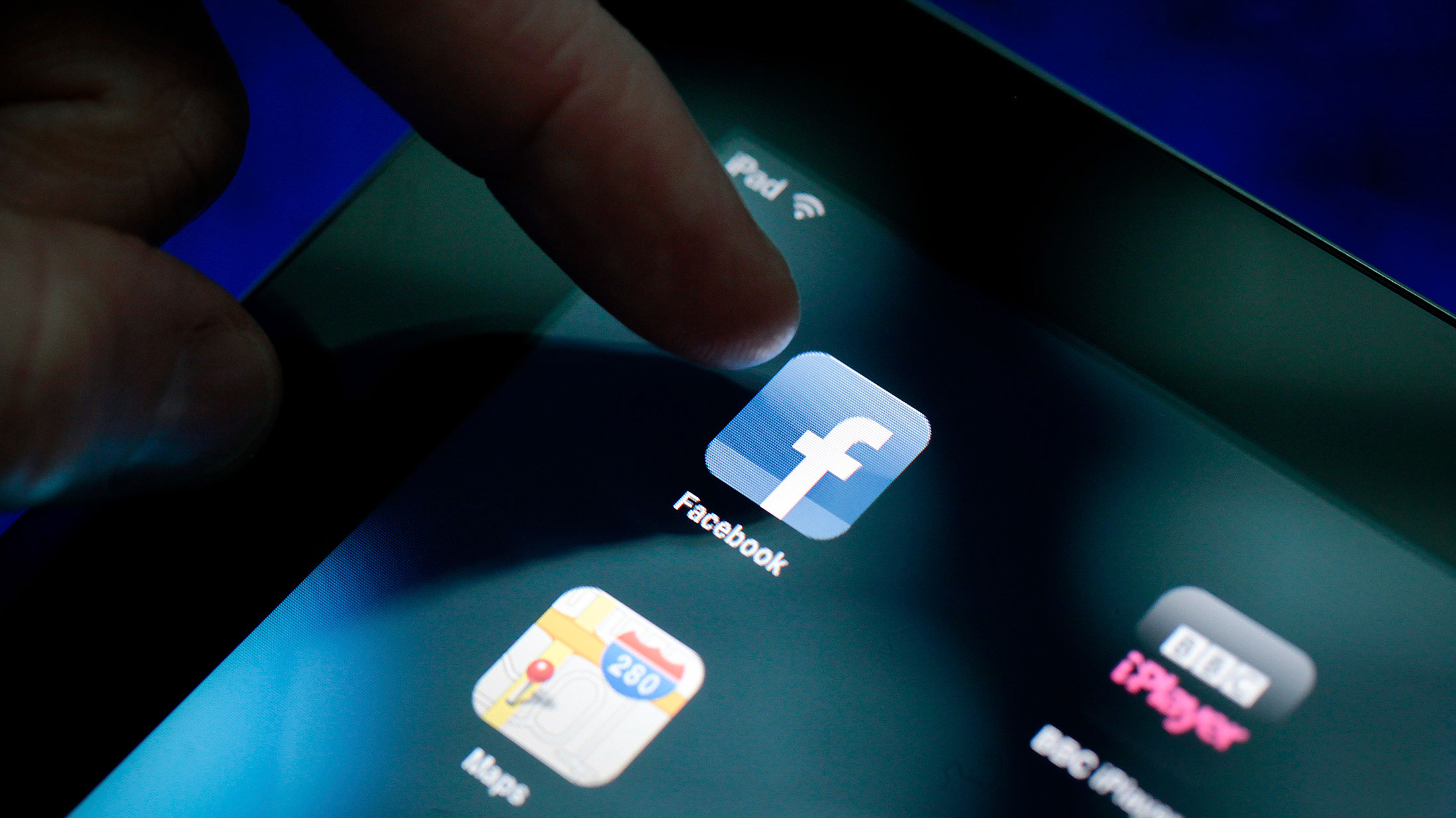 Facebook Introduces App That Sends Smartphone Alerts