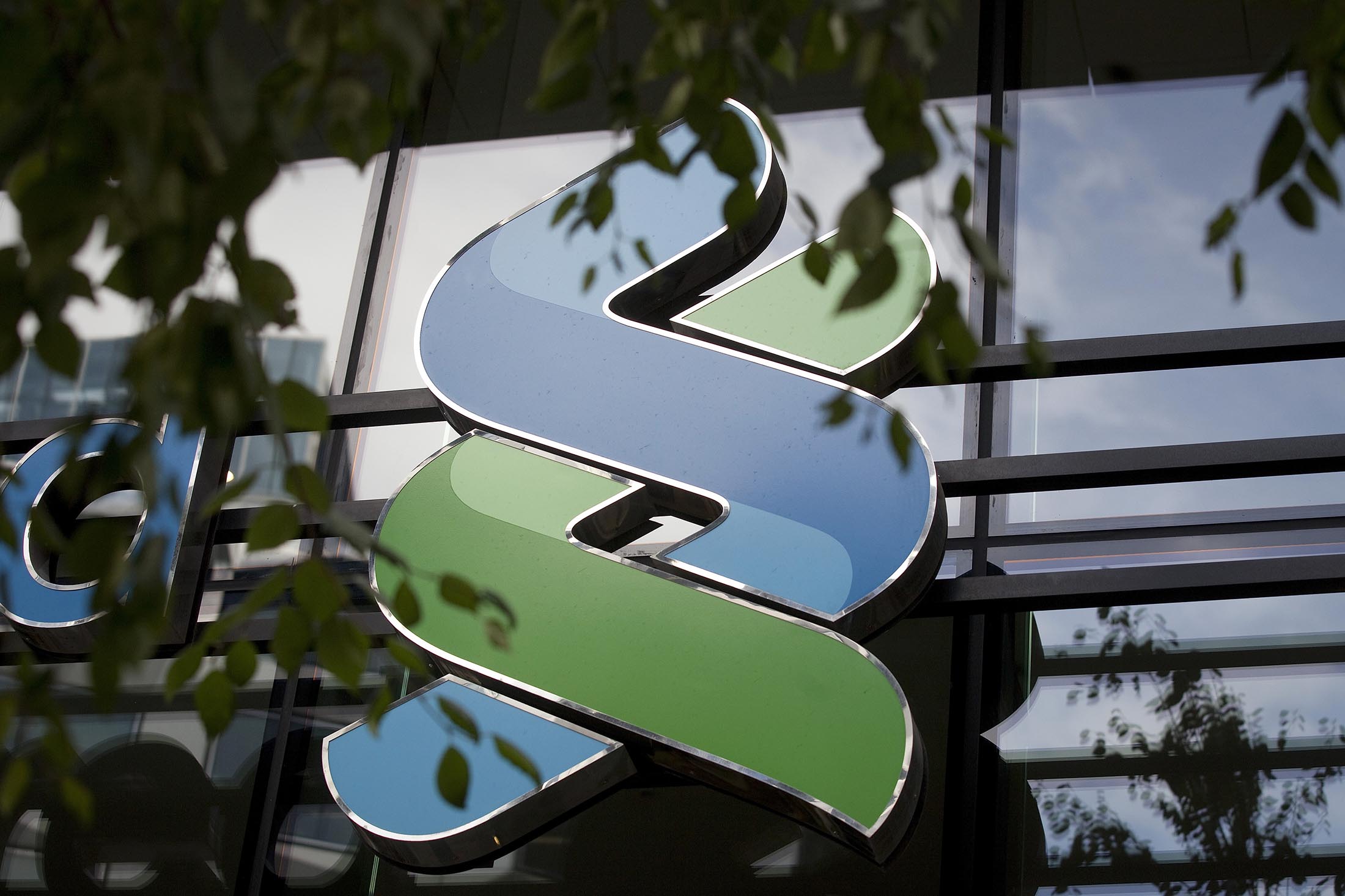 Standard Chartered's  Unraveling India Bet Means More Pain Ahead - Bloomberg