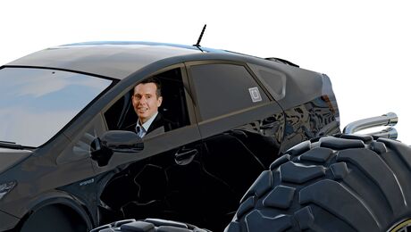 A Monster Truck's Car-Crushing Comeback - WSJ