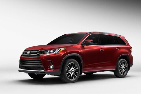 Toyota’s new Highlander will take some design cues from Lexus, making it look much more aggressive than this 2016 version.