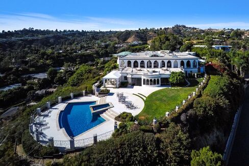 1187 North Hillcrest Road in the Trousdale Estates promontory of Beverly Hills, 90210.
