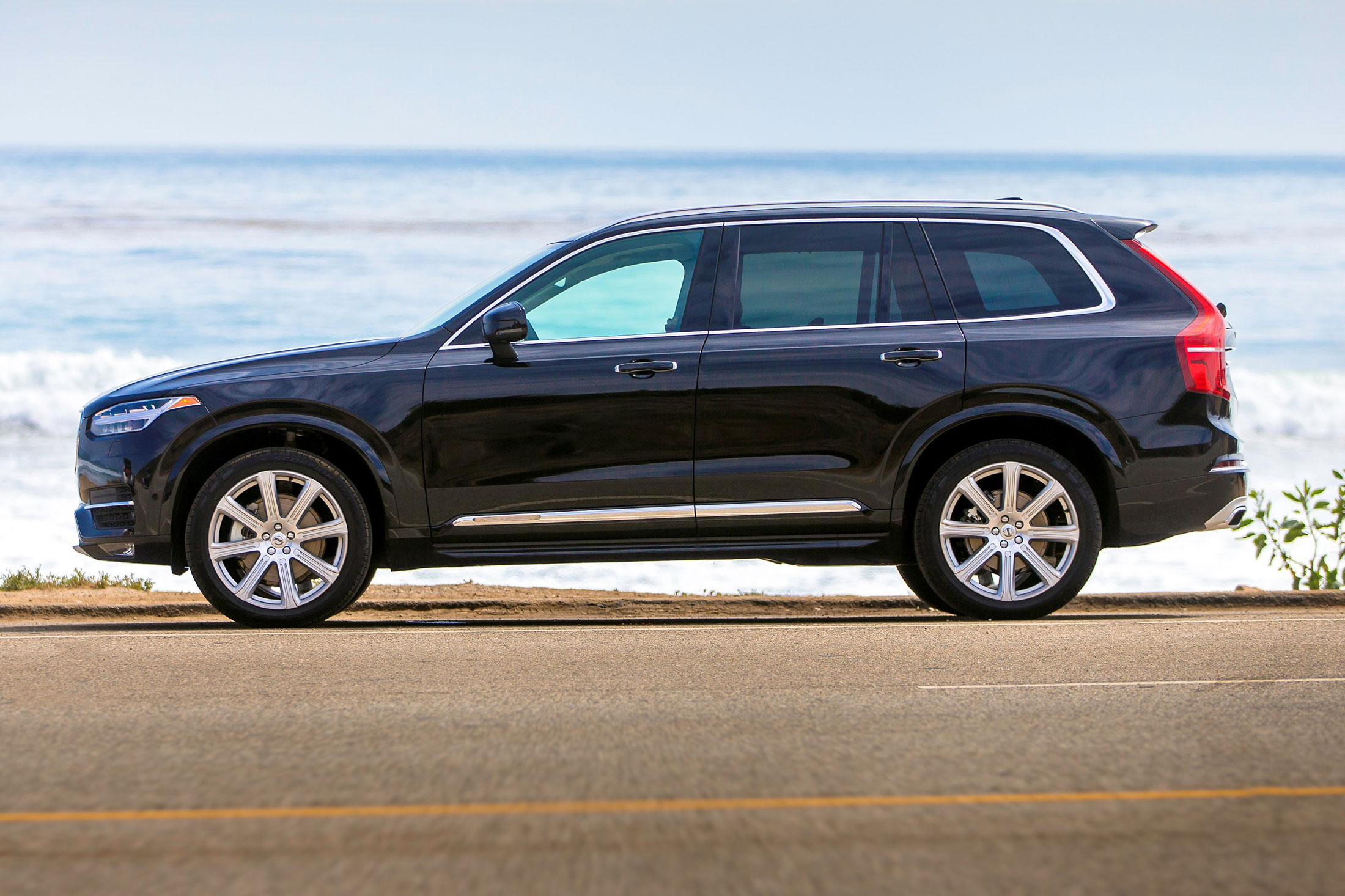 The 2016 Volvo XC90, a New SUV, Is Safe, Square, and