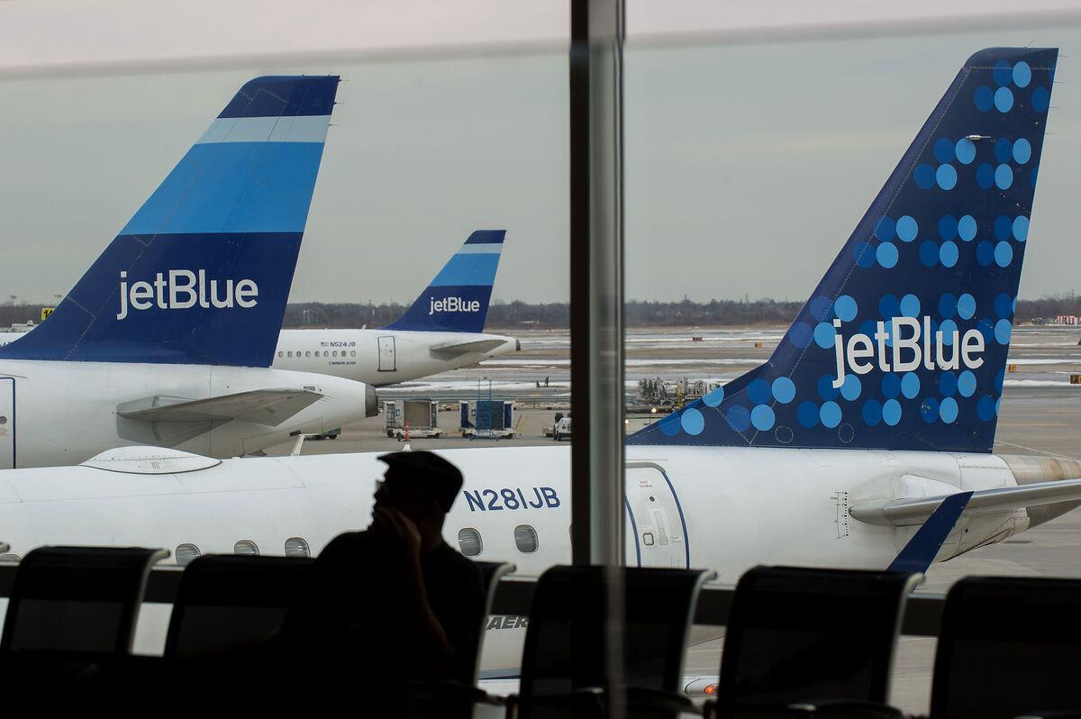 JetBlue CEO Urges Trump to Focus on Air Traffic Control