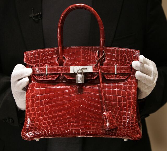 Crocodile Bites Show Why Your Birkin Bag Is So Expensive - Bloomberg