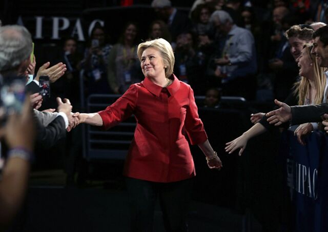 <p>Clinton's turn at Aipac, before Trump's.</p> Photographer: Alex Wong/Getty Images