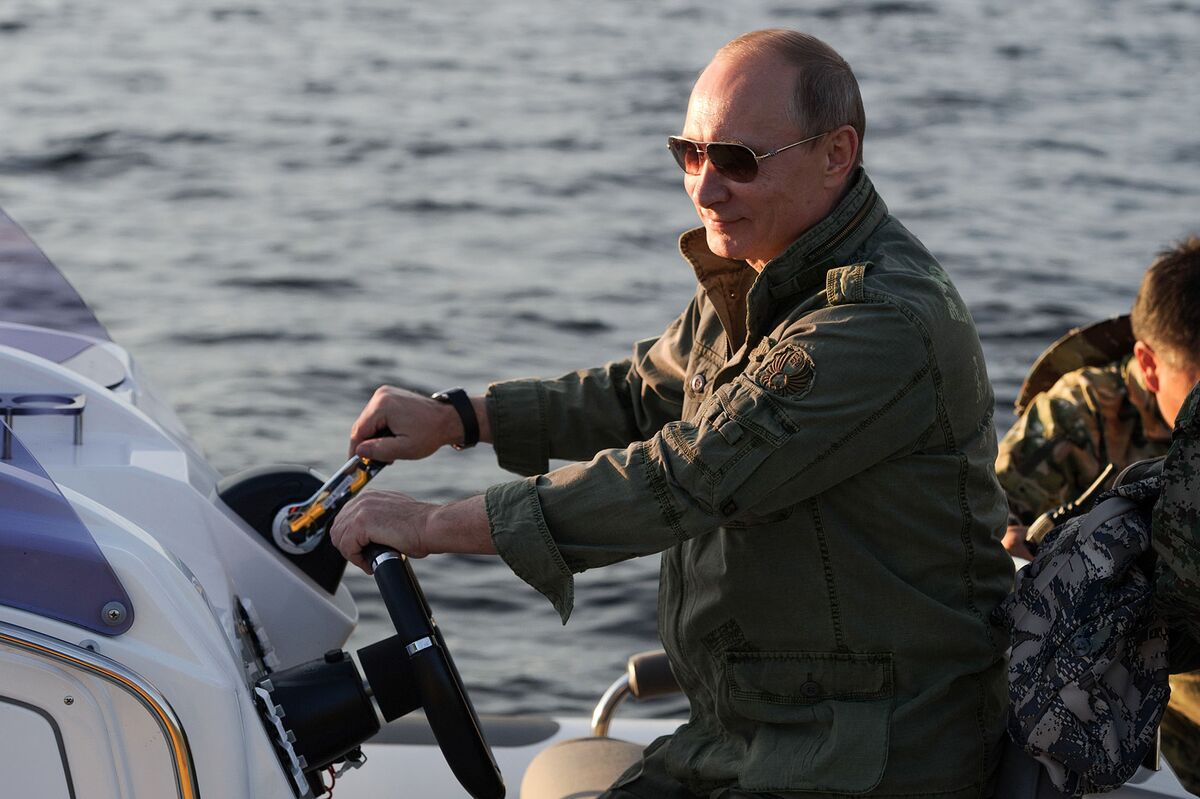 Владимир Путин на рыбалке с Шойгу