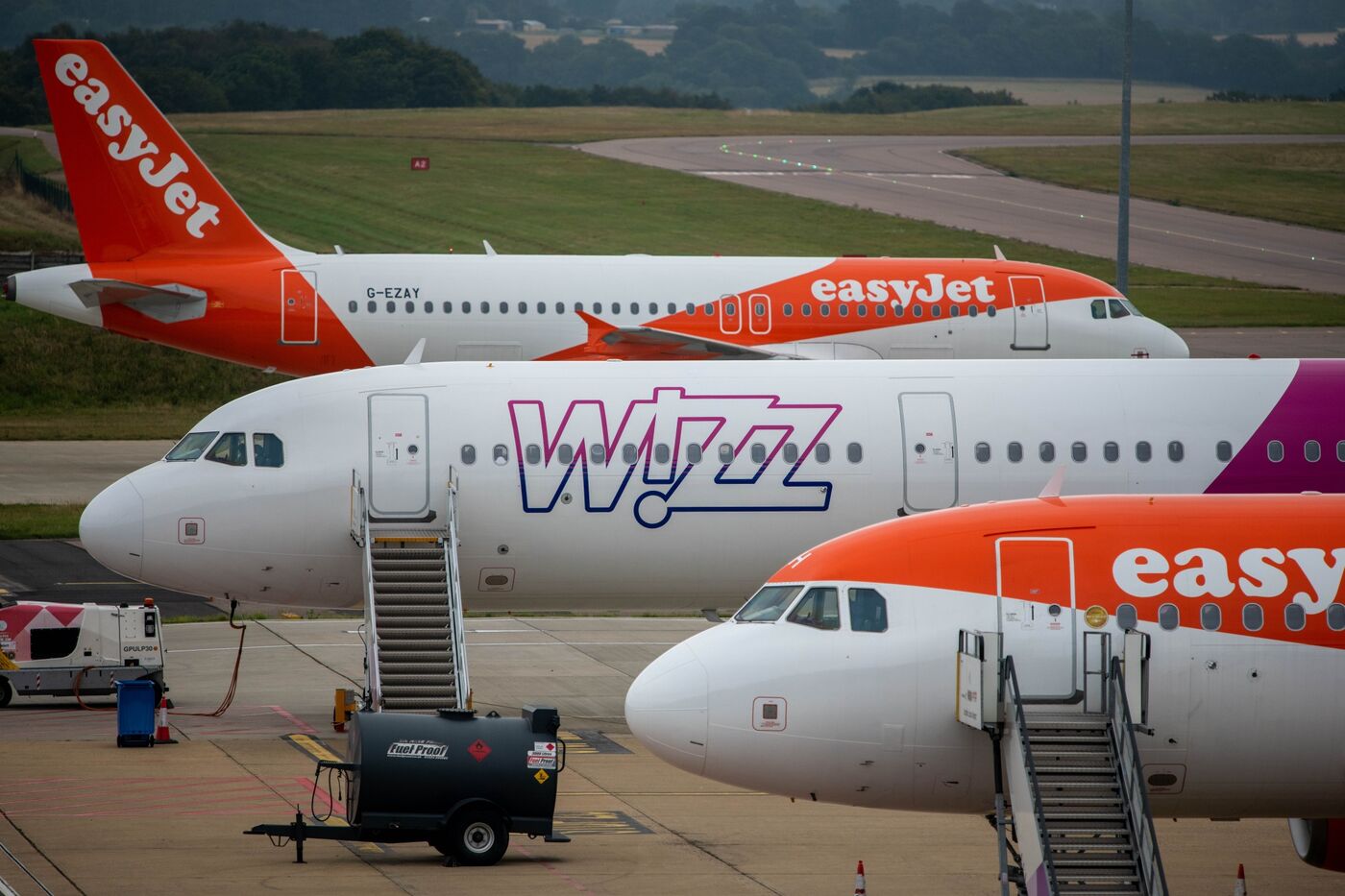 EasyJet Raises 1 7 Billion In Rights Issue After Spurning Wizz Bloomberg