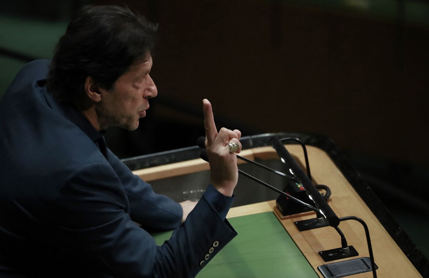 Imran Khan To Dissolve Pakistans Assemblies On Dec Bloomberg