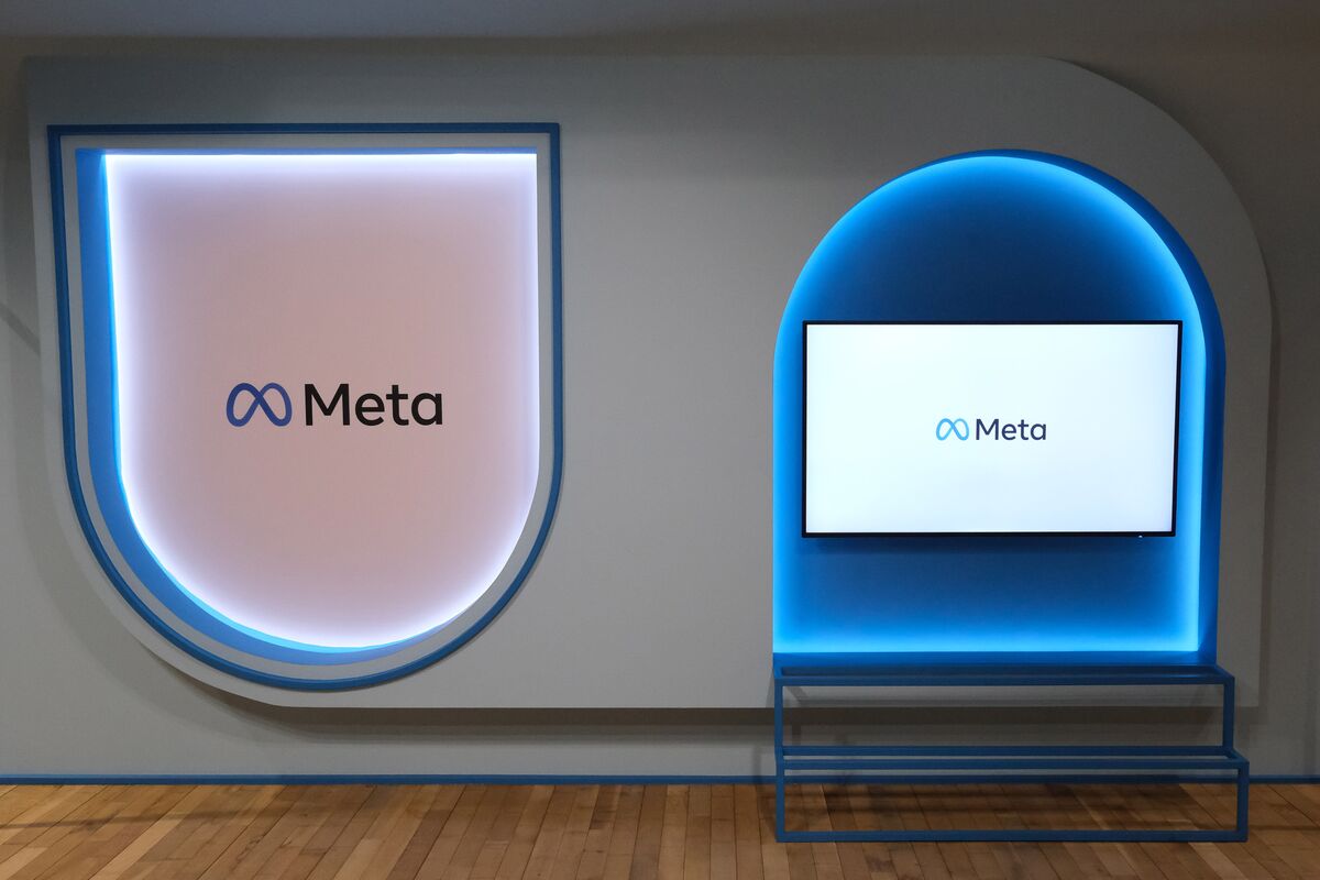 Meta Debuts Llama Ai Model For Training Chatbots Bloomberg