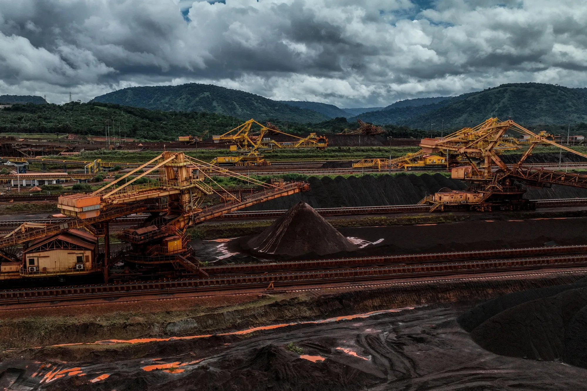 Vale Aims To Boost Iron Ore Output Despite Weakening Prices Bloomberg