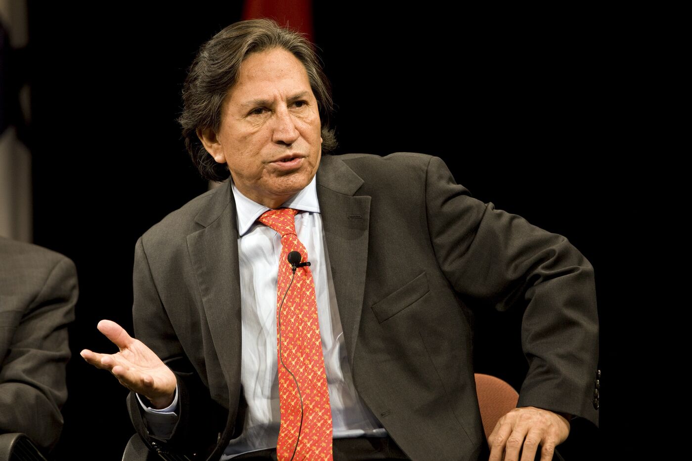 Perus Ex President Alejandro Toledo Wins Short Reprieve Of Extradition