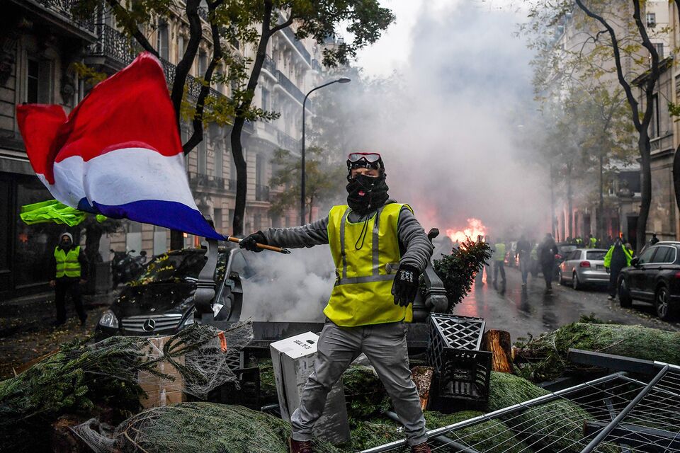 Macron Launches National Debate To Assuage Yellow Vest Anger Bloomberg