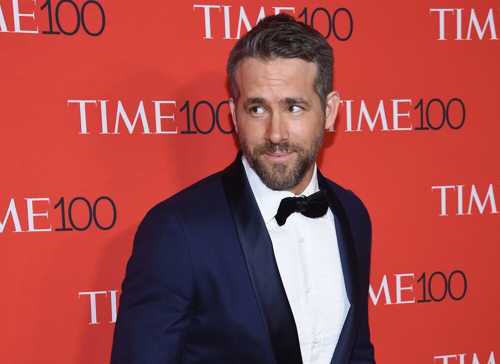 Actor Ryan Reynolds Invests In Gin After Clooney S Big Tequila Payoff