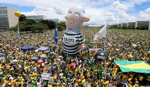  Brazil Is Throwing a Big Impeachment Party  488x-1