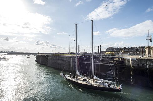 The Pen Duïck II docked before the race.