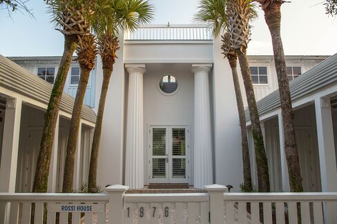 The entryway to the Rossi house.