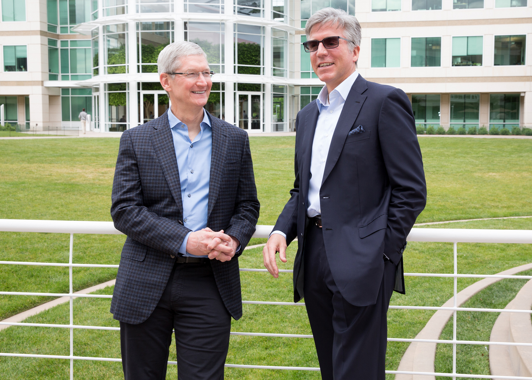 Apple and SAP to Develop  IPhone, IPad Apps for Businesses - Bloomberg