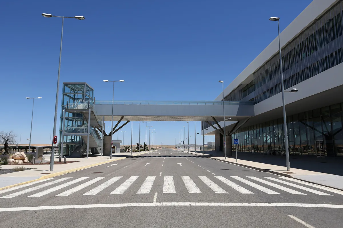 "مطار الأشباح" في اسبانيا.. تكلف مليار يورو وبيع مقابل 10 آلاف!