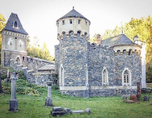 CAMACOL - Opiniones: You Can Buy a Czech Castle for $13,000 (BusinessWeeK)