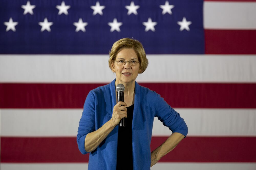 Senator Elizabeth Warren Holds Organizing Events In Iowa 