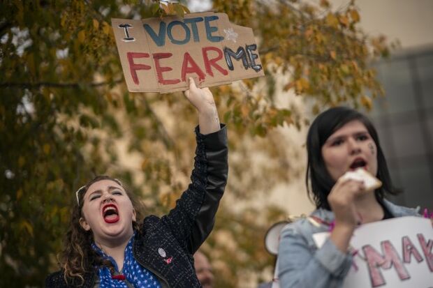 TikTok, Bumble Help Democrats Register And Motivate Young Voters ...