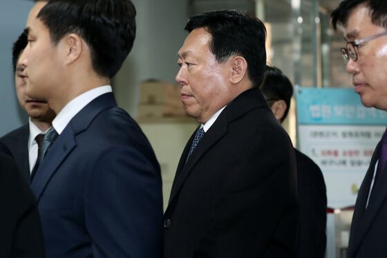 Lotte Chief Joins Jailed-Then-Released Chaebol Heads Shown Mercy