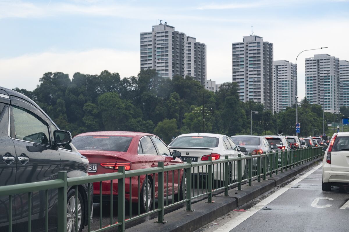 Singapore’s Steep Car Prices Propel SoftBank’s Unicorn Carro Toward IPO