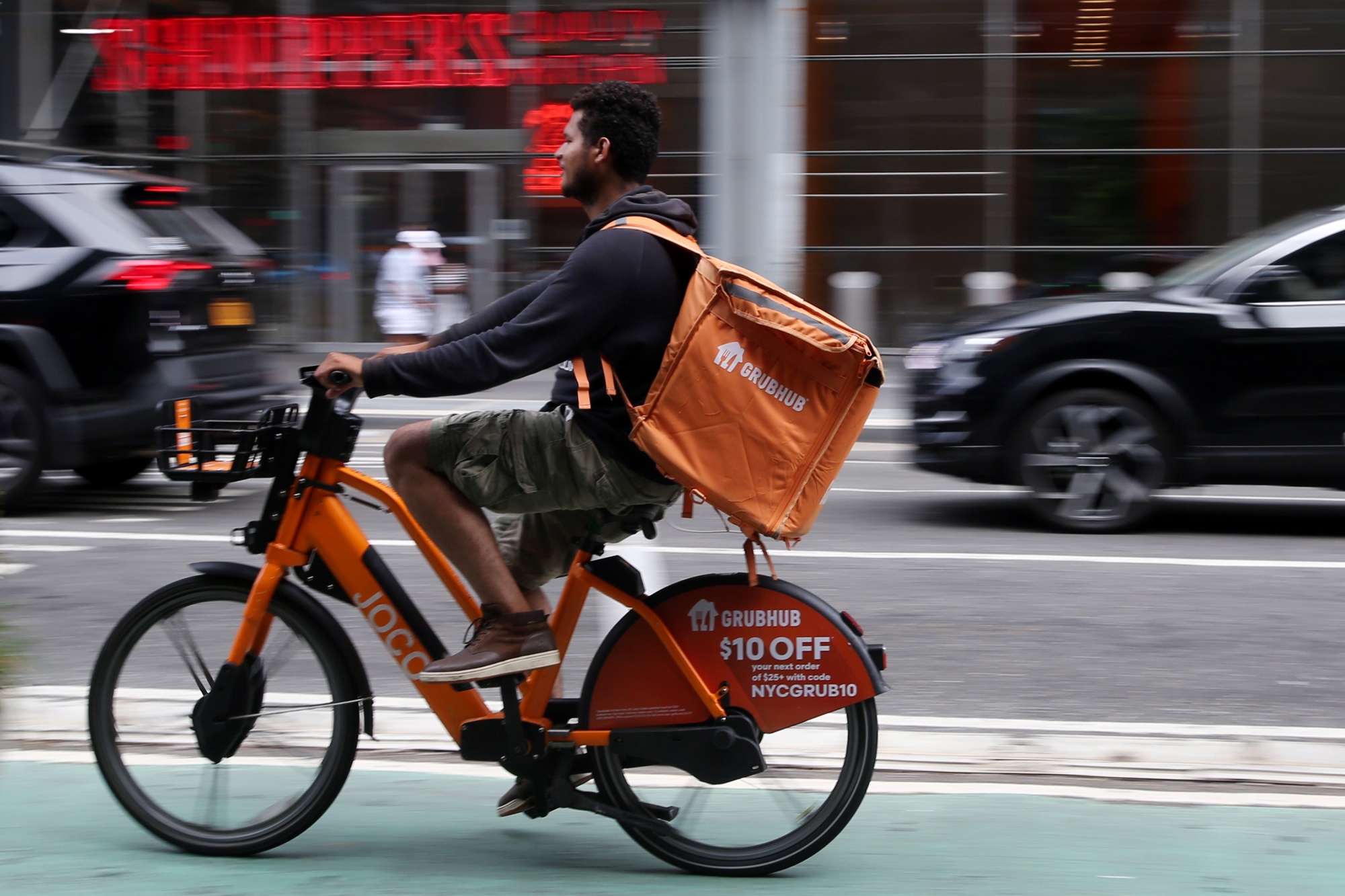Can You Do Uber Eats on a Scooter? Discover the Power of Two-Wheeled Delivery