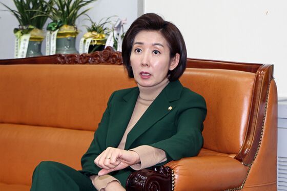 South Korea Opposition Leader Sees Danger in Weak Nukes Deal