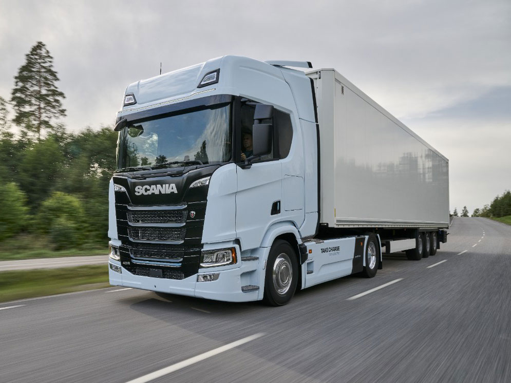 Scania Will Offer E-Trucks as Pay-Per-Use - Bloomberg