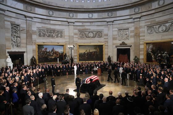 McCain Lies In State at U.S. Capitol After Bipartisan Ceremony