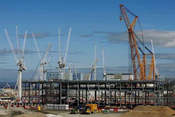 World’s Biggest Crane Gets to Work at British Nuclear Plant
