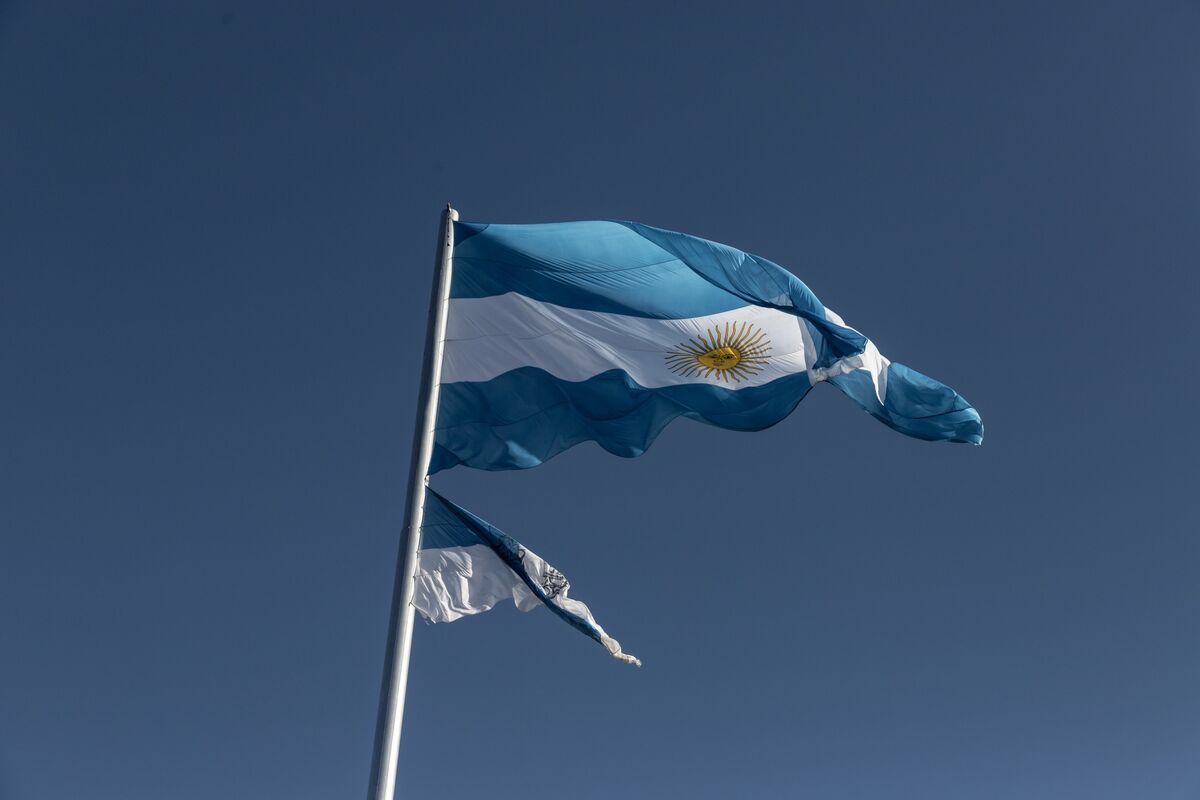 Argentina Bond Investors Are Preparing for Another Default After Elections