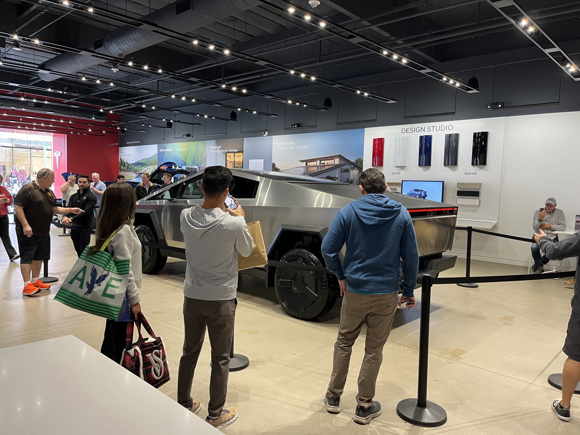 San Diego Tesla showroom now has a CyberTruck on display, and a