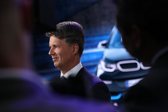 BMW CEO Defends Record After First Automaking Loss in Decade