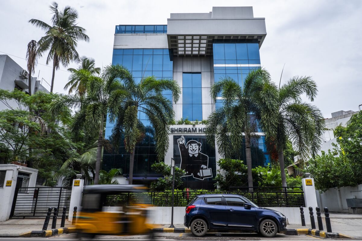 bloomberg.com - Siddhi Nayak - MUFG Is Said to Near Deal for Stake in India's Shriram Finance