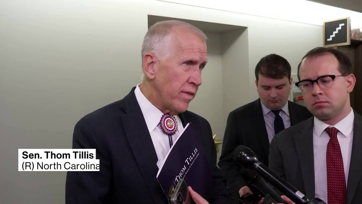 GOP Senators Cast Doubt on Powell Probe, Hope to Move Warsh Along