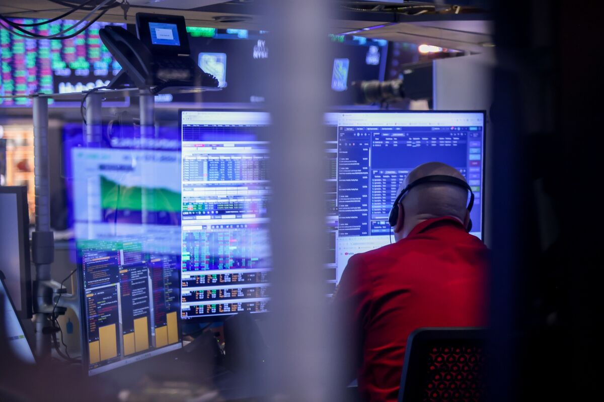 
                            ‘Full-Blown Panic Unwind’ in Momentum Trade Is Signaling a Nadir