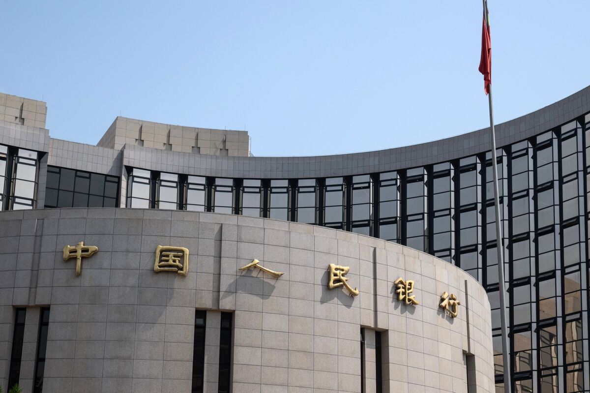 China Ramps Up Longer-Term Cash Boost With Bonds Under Pressure