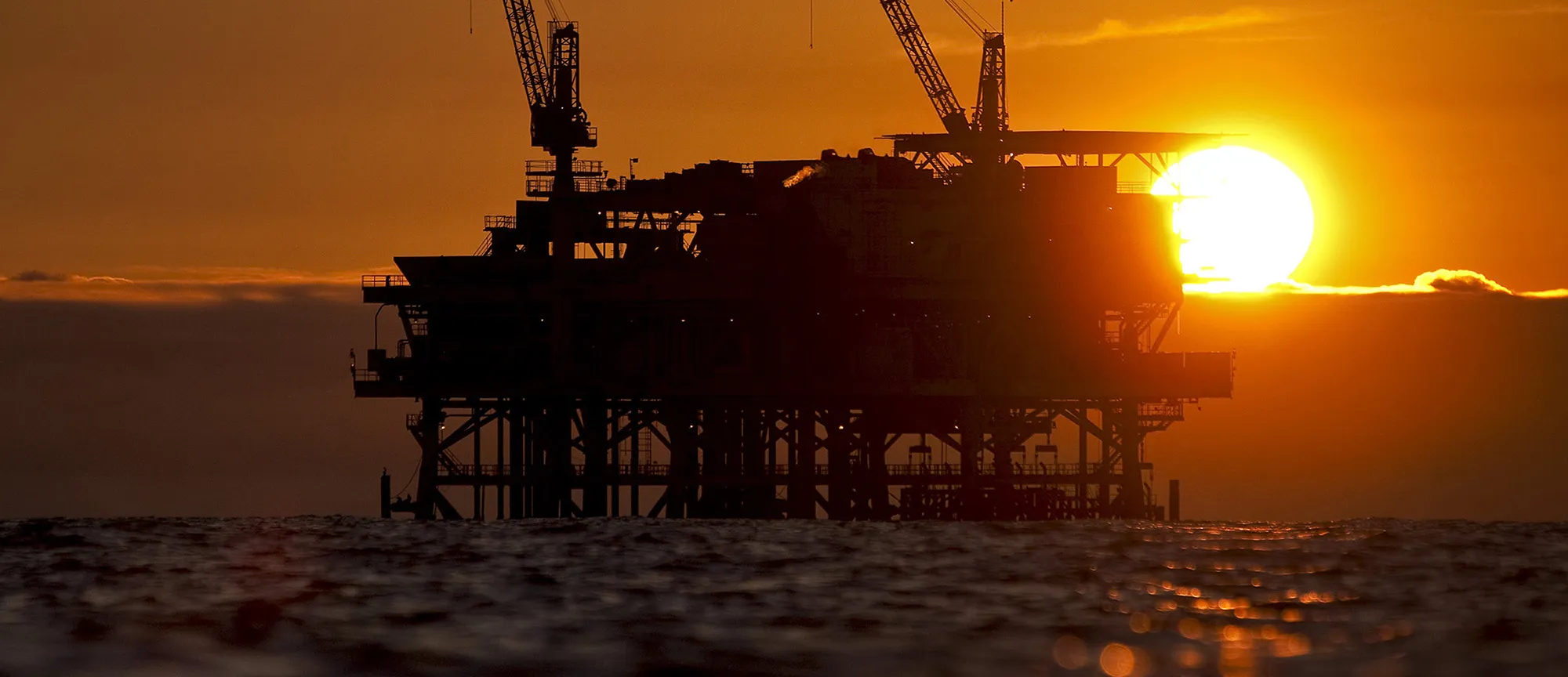 oil rig sun