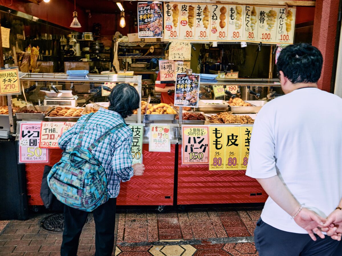 Japan Business Service Prices Accelerate, Backing BOJ Hike Case
