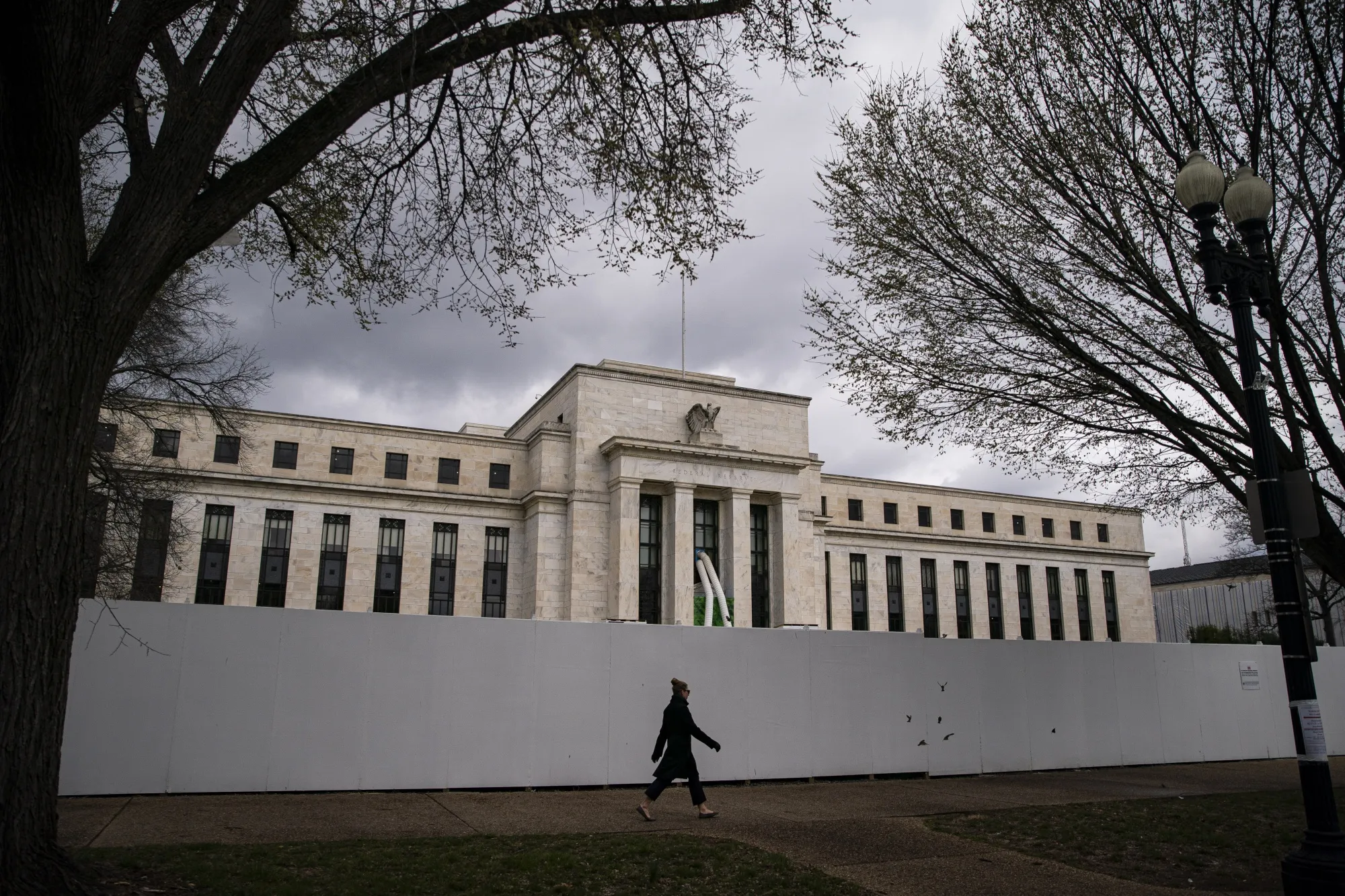 米FRBハト派転換を金利先物市場は見込む、過去数日にポジション急増 - Bloomberg