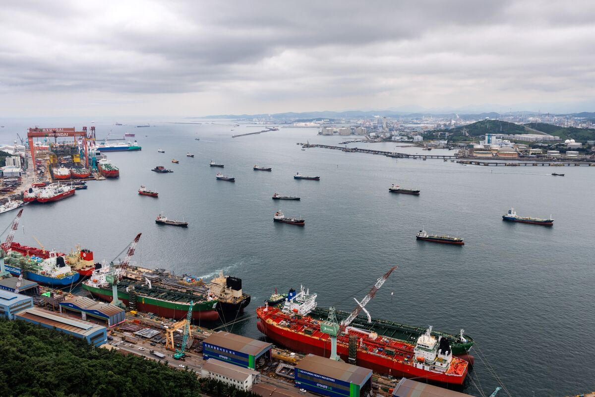bloomberg.com - Coco Liu - Middle East Conflict Leaves Energy Winners - and Losers