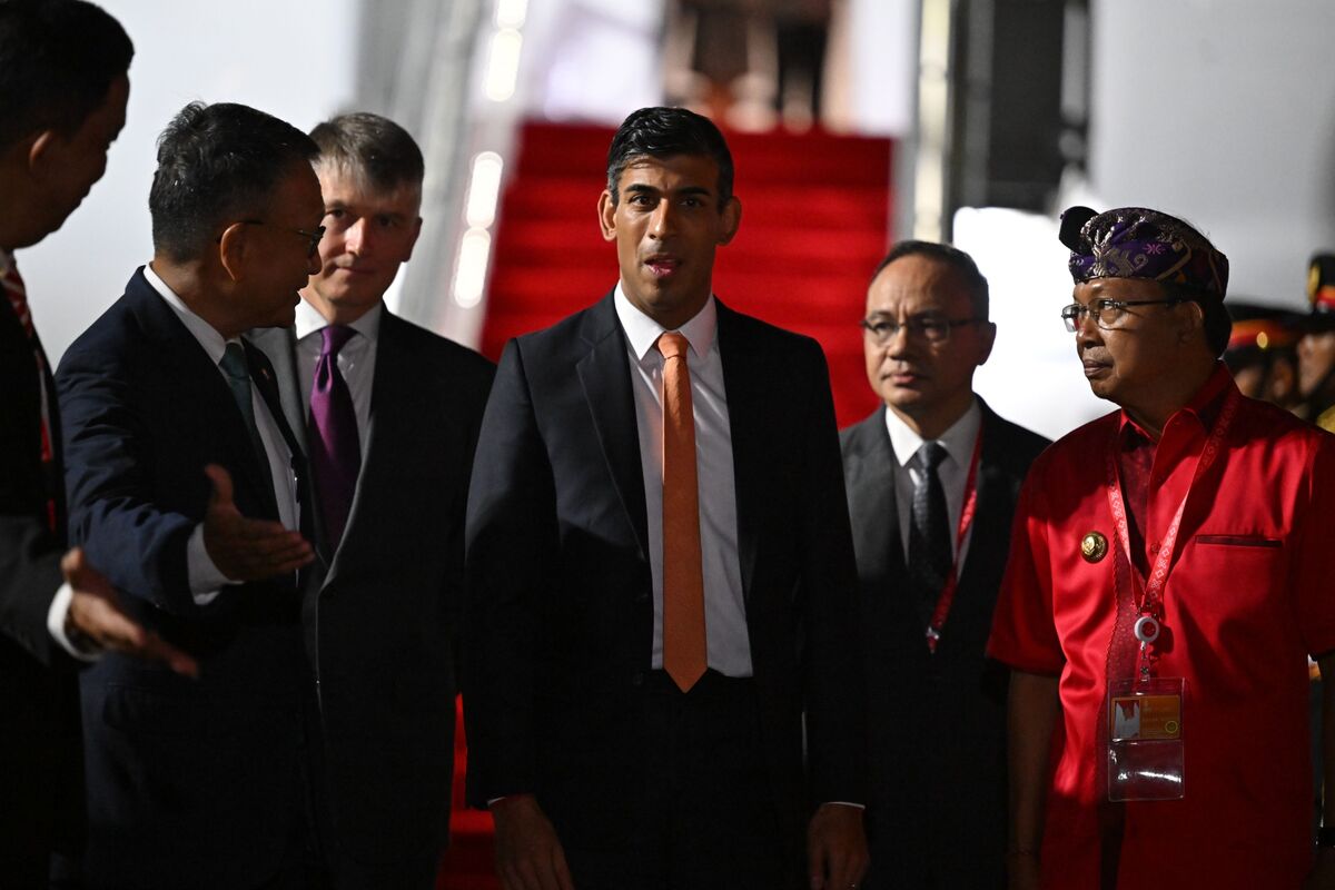 Rishi Sunak at G-20: UK PM Takes Aim at Putin, Urging End to Loopholes ...