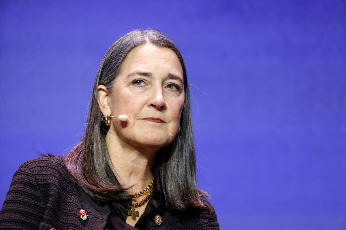 bloomberg.com - Michelle Ma - PG&amp;E Weighs Gas Business Separation Over California Fire Rules
