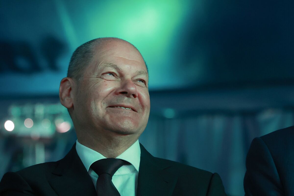 Scholz Hopeful of Democracy in Russia After Putin Is Defeated