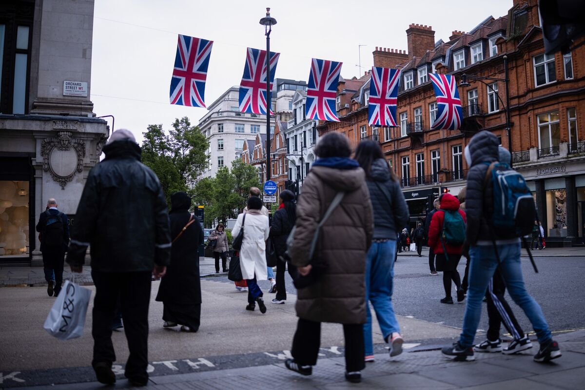Reeves Looks to Unveil Fresh UK Pension Funds Deal in Early May