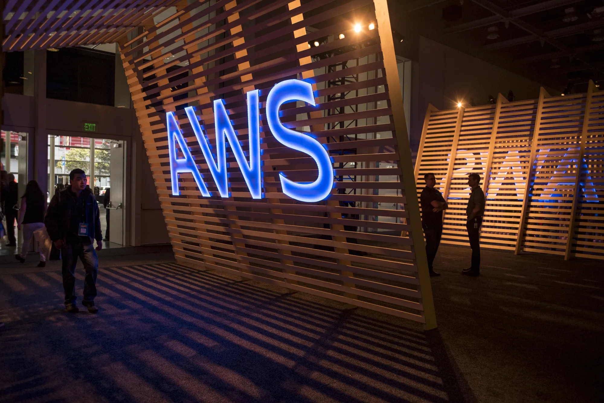 Amazon Targets Hybrid-Cloud Customers With On-Premise Servers